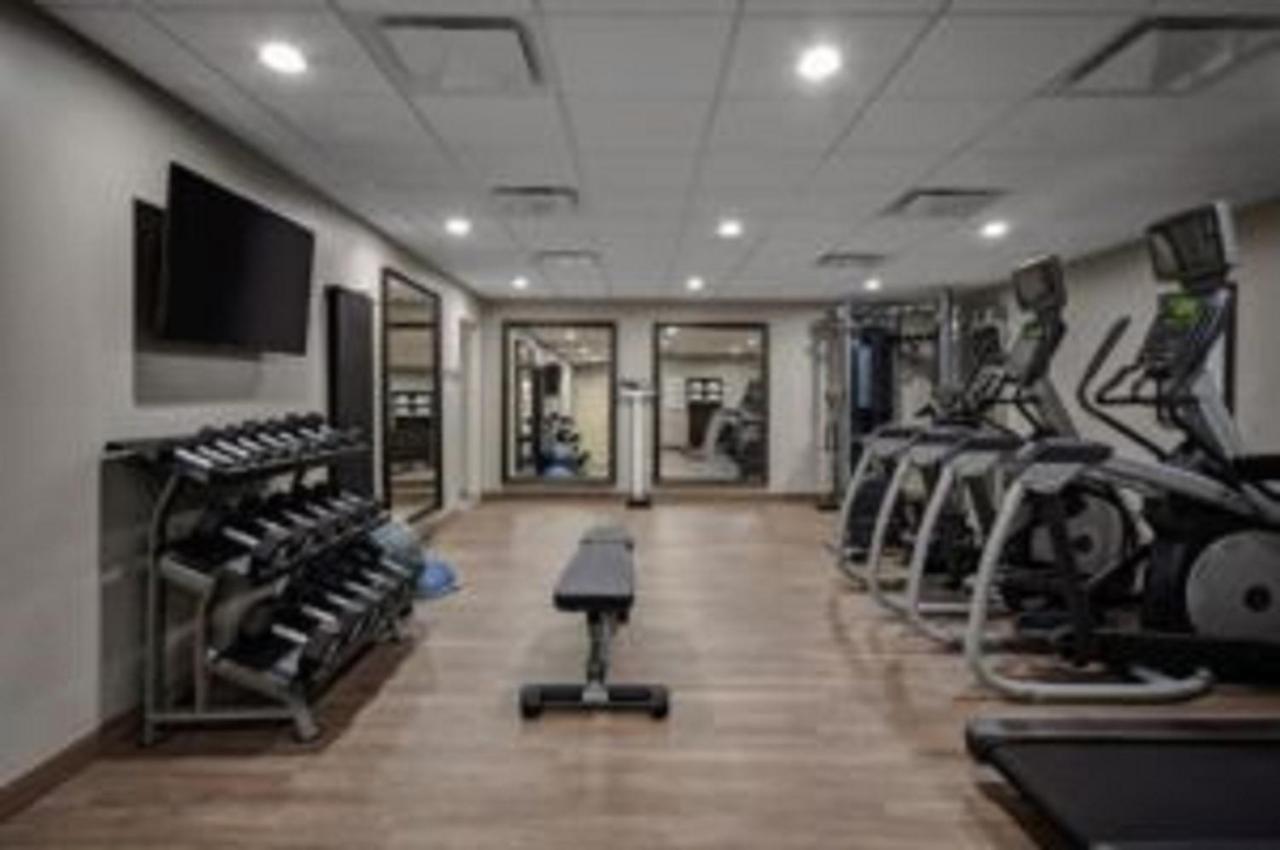 Staybridge Suites Dearborn By Ihg Kültér fotó